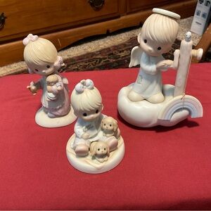 Precious Moments Cream and White Decor Accents